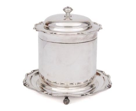 A George V  silver  biscuit barrel, maker Atkin Brothers, Sheffield, 1914: of cylindrical outline, with shallow domed hinged 