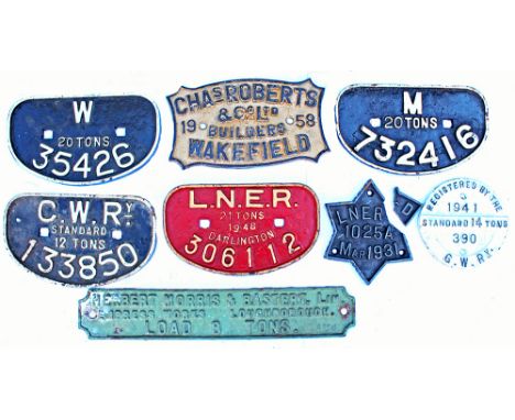 D Type Wagon plates, quantity 4 together with a rectangular similar, an LNER Star Plate cleanly broken and others. (8 items)