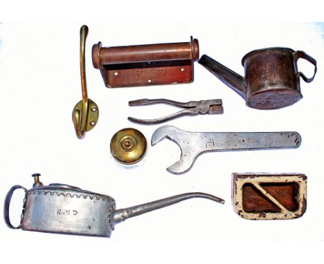 GWR miscellany including a scarce, marked Light Switch, an Oil Can, a Toilet Roll Holder etc. (8 items)