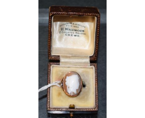 Jewellery - a 19th century carved shell cameo ring, classical maiden, indistinctly marked rose gold shank, size J, 2.6g gross