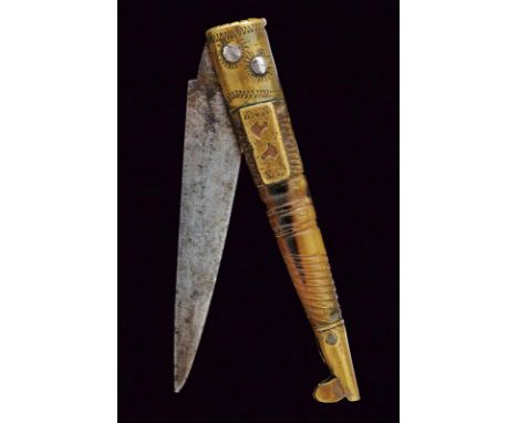 dating: late 18th Century provenance: Central Italy, Single-edged blade of triangular shape. Horn, embossed grip with brass m