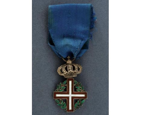 dating: first quarter of the 20th Century provenance: Italy, Silver cross, enameled in red and white on one side, engraved wi