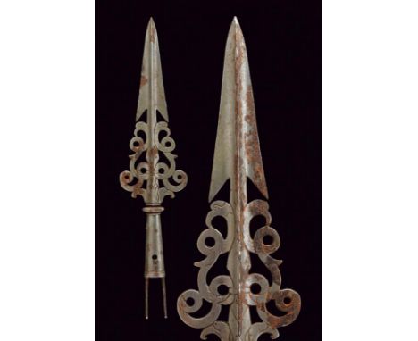 dating: 17th/18th Century provenance: Europe, Iron, arrow-cusp, with central raiser, long base, pierced with braided bands, e