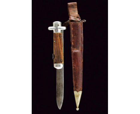 dating: Late 19th Century provenance: Germany, Long, single-edged blade. Grip with deer horn grip scales, a button in the cen