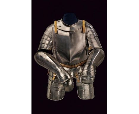dating: mid-16th Century provenance: Nuremberg, Gorget with pauldrons. Front loin-guard ribbed in the center and sharpened. N