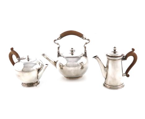 A miniature silver coffee pot, teapot and kettle, by Wakely and Wheeler, London 1927, comprising: a coffee pot of tapering ci