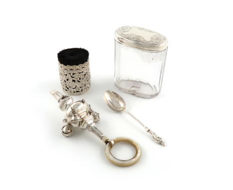 A mixed lot of silver items, comprising: an Edwardian silver baby's rattle, by Goldsmiths &amp; Silversmiths Co Ltd, London 1