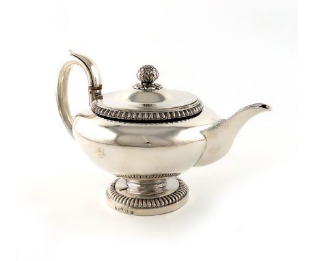 λA George IV Scottish silver teapot, by Robert Gray &amp; Son, Glasgow 1825, circular form, scroll handle with ivory insulato