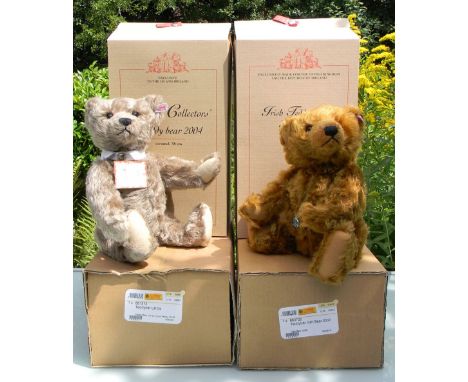 Two Steiff Limited Editions Teddy Bear UK 04 and Irish Teddy Bear 2002, 661372 British Collectors Teddy Bear 2004, caramel 38