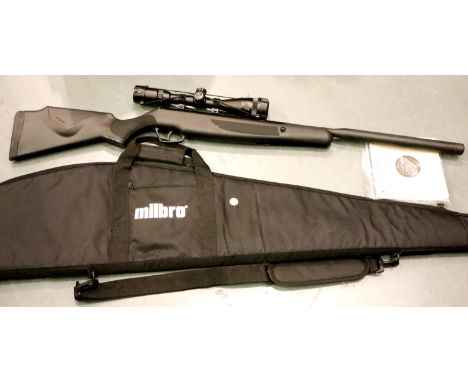 Stoeger 177 air rifle with sight and canvas carry bag. P&amp;P Group 3 (£25+VAT for the first lot and £5+VAT for subsequent l