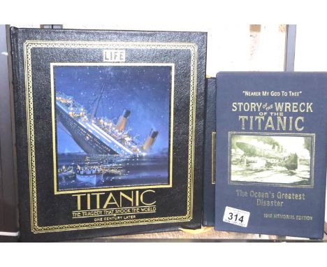 Leather bound 2012 reprint of the Story of the Wreck of the Titanic and the Life book of the Titanic. P&amp;P Group 2 (£18+VA