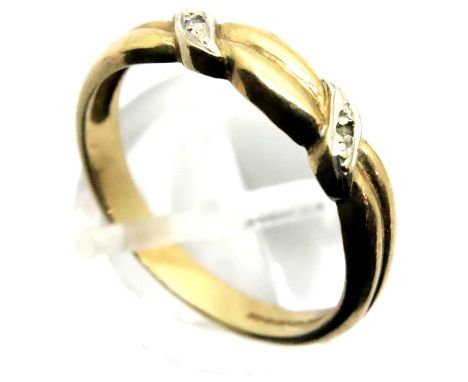 9ct gold ring set with diamonds, size P, 2.3g. P&amp;P Group 1 (£14+VAT for the first lot and £1+VAT for subsequent lots) 