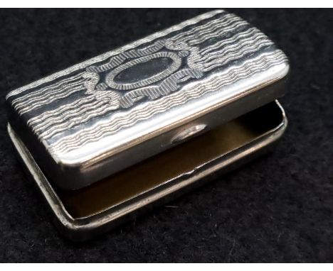 Silver plated snuff box. P&amp;P Group 1 (£14+VAT for the first lot and £1+VAT for subsequent lots) 