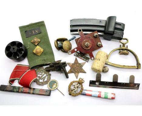 Mixed WWII and later military related items, badges etc. P&amp;P Group 1 (£14+VAT for the first lot and £1+VAT for subsequent