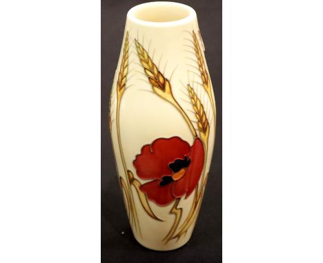 Moorcroft vase in the Harvest Poppy pattern, H: 21 cm. P&P Group 2 (£18+VAT for the first lot and £3+VAT for subsequent lots)