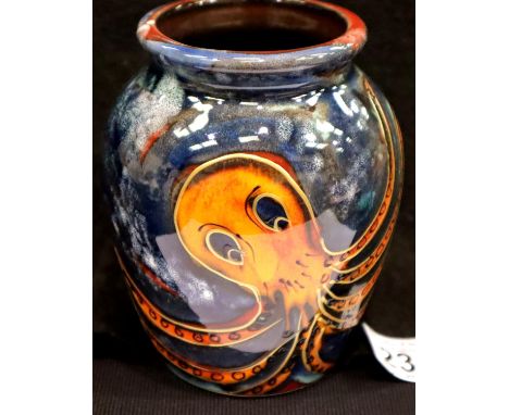 Anita Harris Octopus vase, H: 14 cm. P&P Group 1 (£14+VAT for the first lot and £1+VAT for subsequent lots)Condition Report: 