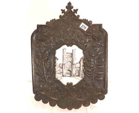 Antique oak hand carved picture frame, 50 x 38 cm. P&amp;P Group 3 (£25+VAT for the first lot and £5+VAT for subsequent lots)
