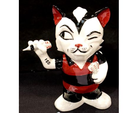 Lorna Bailey cat, Dart, H: 16 cm. P&P Group 1 (£14+VAT for the first lot and £1+VAT for subsequent lots)Condition Report: No 