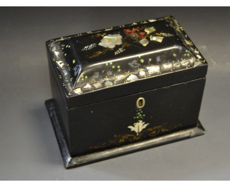A Victorian papier mâché tea caddy, hinged cover enclosing a lidded compartment, c.1850
