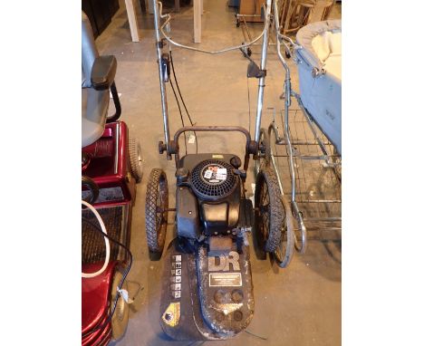 Heavy duty strimmer with 6.5HP Briggs and Stratton engine