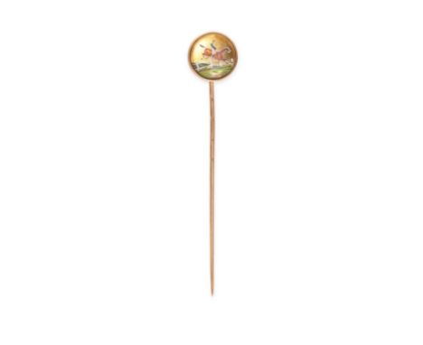 NO RESERVE&nbsp; - AN ANTIQUE ESSEX CRYSTAL TIE PIN in yellow gold, set with a round Essex crystal reverse carved intaglio ca