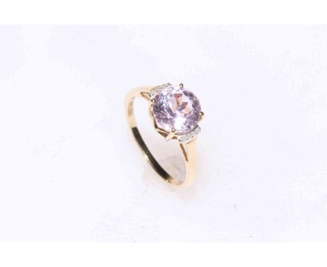 9k gold kunzite and diamond ring, size P/Q, with certificate.