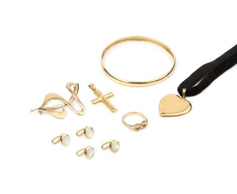 A collection of jewellery, comprising an 18ct gold bangle, a 9ct gold dress ring by Jack Spencer, an abstract panel brooch, s