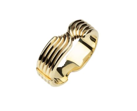 A yellow precious metal bangle, of hollow hinged form and twisted design, stamped '375', inner diameter 6cmSurface wear, scuf