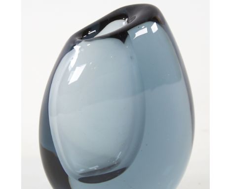 VICKE LINDSTRAND FOR KOSTA, SWEDEN, small "Dark Magic" vase in Twilight Blue, marked to base LH 1605, height 11.5cm.&nbsp;Goo
