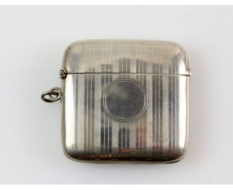 George V silver vesta with engine turned decoration, by Deakin &amp; Francis Ltd., Birmingham, 1919, 43g,.   