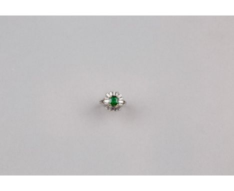 18K white gold diamond inlayWeight: 7gRing Size: 16mm (K)