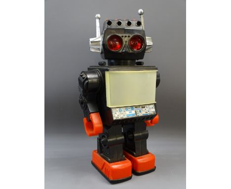 KAMCO SATURN BATTERY OPERATED ROBOT, (no box), 33cms H