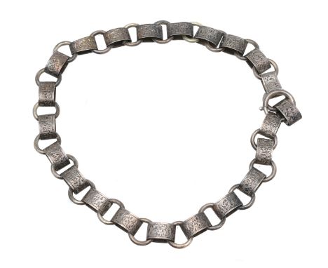 A Victorian silver collar, circa 1880, the textured links to polished hooped links, to a ring bolt clasp, 20.7g, 38cm long