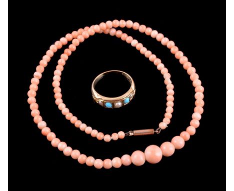 ϒAn Edwardian 18 carat gold pearl and turquoise ring, set with alternating pearls and oval cabochon turquoise, stamped 18 wit