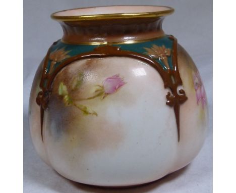Hadleys Roses Royal Worcester small vase H: 8 cm