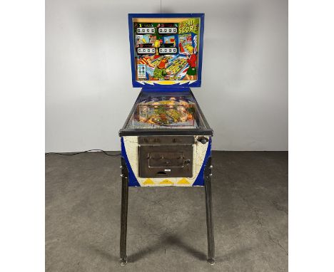 1967 Gottlieb Hi-Score pinball machine. The playfield and the backglass are in a very good condition, the case shows some wea