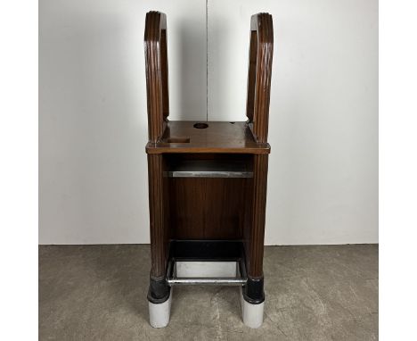 Vintage O. D. Jennings &amp; Co. Art Deco style wooden slot machine stand/console with a metal shelf and metal footrest bar. 