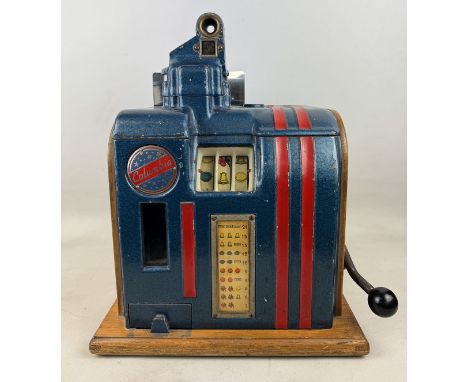 Groetchen Columbia Gold Award 5 cent slot machine ca. 1938. Metal and wood case with glass windows. Very good visual conditio