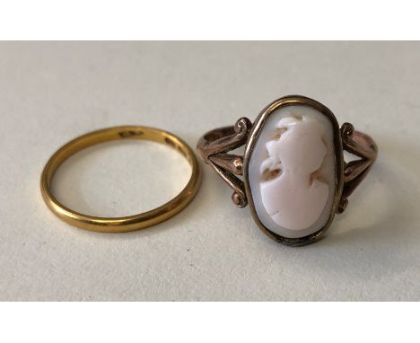 HIGH GRADE YELLOW METAL WEDDING BAND 1.4G, 9CT ROSE GOLD INTAGLIO RING 2.3G