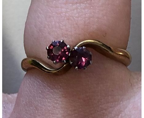 9CT GOLD PLATINUM RUBY CROSS OVER RING 2.2G APPROX