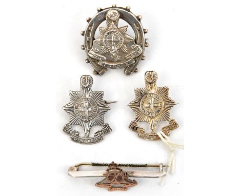 3 R Sussex silver sweetheart brooches: cap badge pattern (2) HM B’ham 1914 and 1915, and cap badge pattern in horseshoe HM Lo