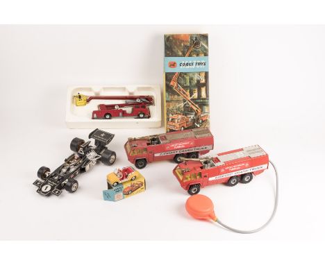 5 Corgi Toys. A Simon Snorkel Fire Engine (1127). A Ghia-Fiat 600 (242). A John Player Special F1 car. Plus 2x Chubb Pathfind