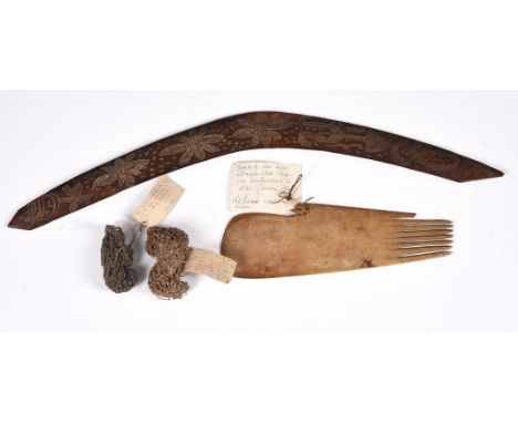 Y &nbspA LARGE MĀORI WHALE BONE HAIR COMB OR HERU PARĀOA  POSSIBLY LATE 18TH/EARLY 19TH CENTURY  With eight tines (1 half com