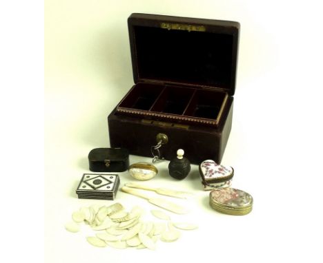 A mixed group of lady's collectables, comprising five trinket / patch boxes of varying design, one porcelain heart shaped, wi