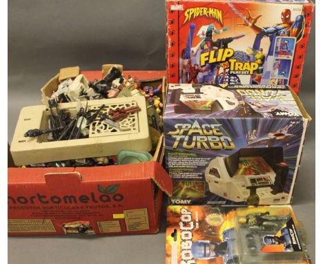 A box of mixed action figures including 1994 boxed Robocop & Kenner Star Wars together with a boxed Marvel Spider-man Flip "n