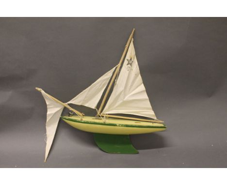 A vintage Star yacht of Birkenhead wooden pond yacht (Green/Cream) 