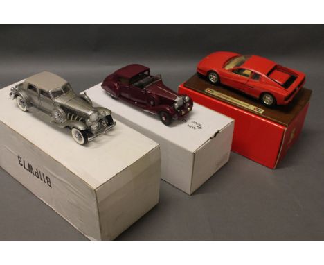 2 Danbury Mint & Franklin Mint models of vintage cars & a Burago model of a Ferrari Testarossa (1984)