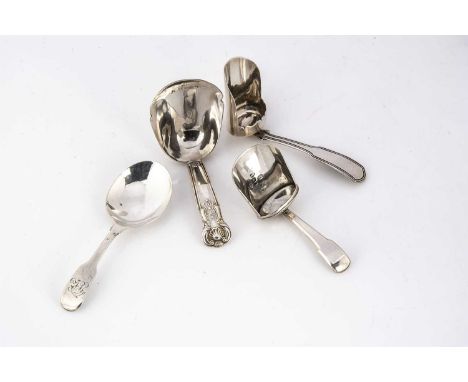 Four Georgian period silver tea caddy spoons, three with shovel bowls and one with oval shaped bowl (4)
