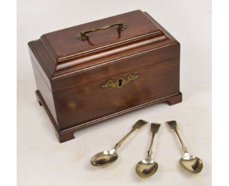A Georgian mahogany tea caddy with swing brass handle on bracket feet, width 23cm, also three plated teaspoons (4). CONDITION