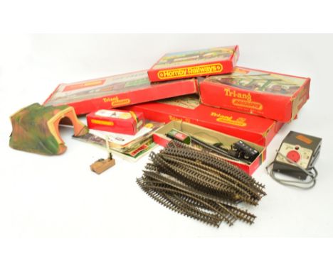 A boxed Tri-ang OO engine, Britannia, with tender and Pullman carriages, RS.23, a boxed Tri-ang/Hornby Freightmaster engine a